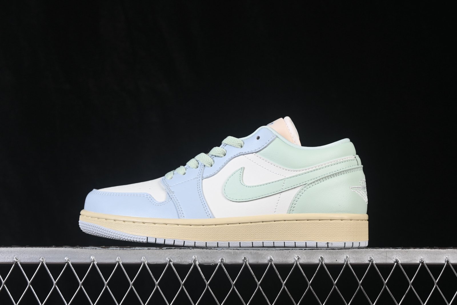 Air Jordan 1 Low 'Aluminum' Wolf Grey Light Blue - DC0774-108
