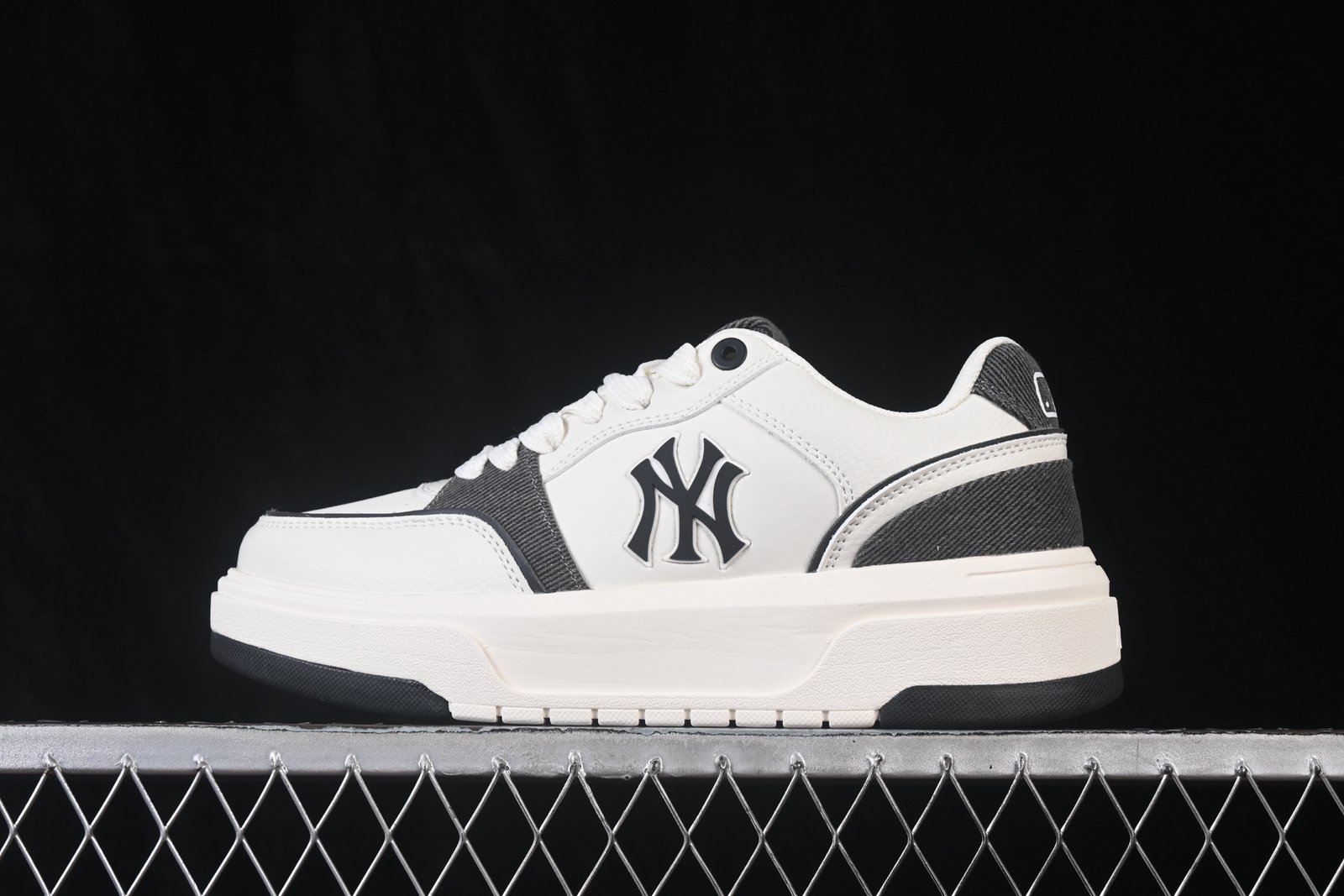 MLB Chunky Liner Denim Pocket SD New York Yankees Platform Sneakers - 3ASXD015N50BKS