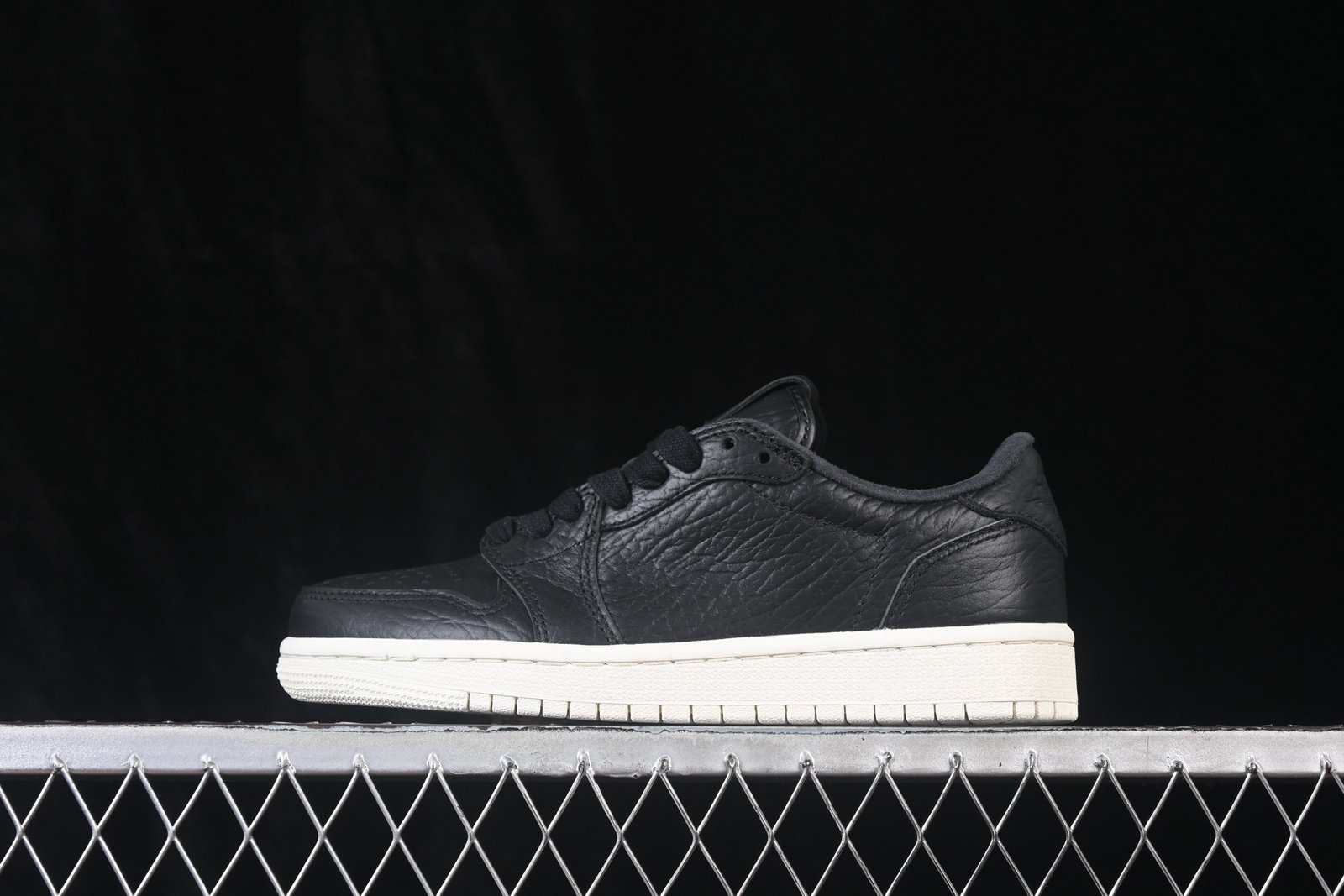 Air Jordan 1 Low Black Sail Retro Basketball Shoes 848775-005