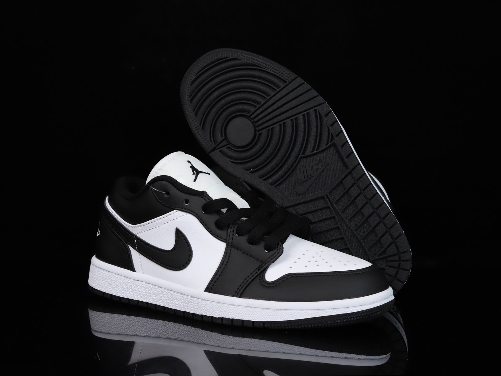 Jordan Air Jordan 1 Low 'White Wolf Grey' DC0774-101 - Premium OG Batch Sneakers