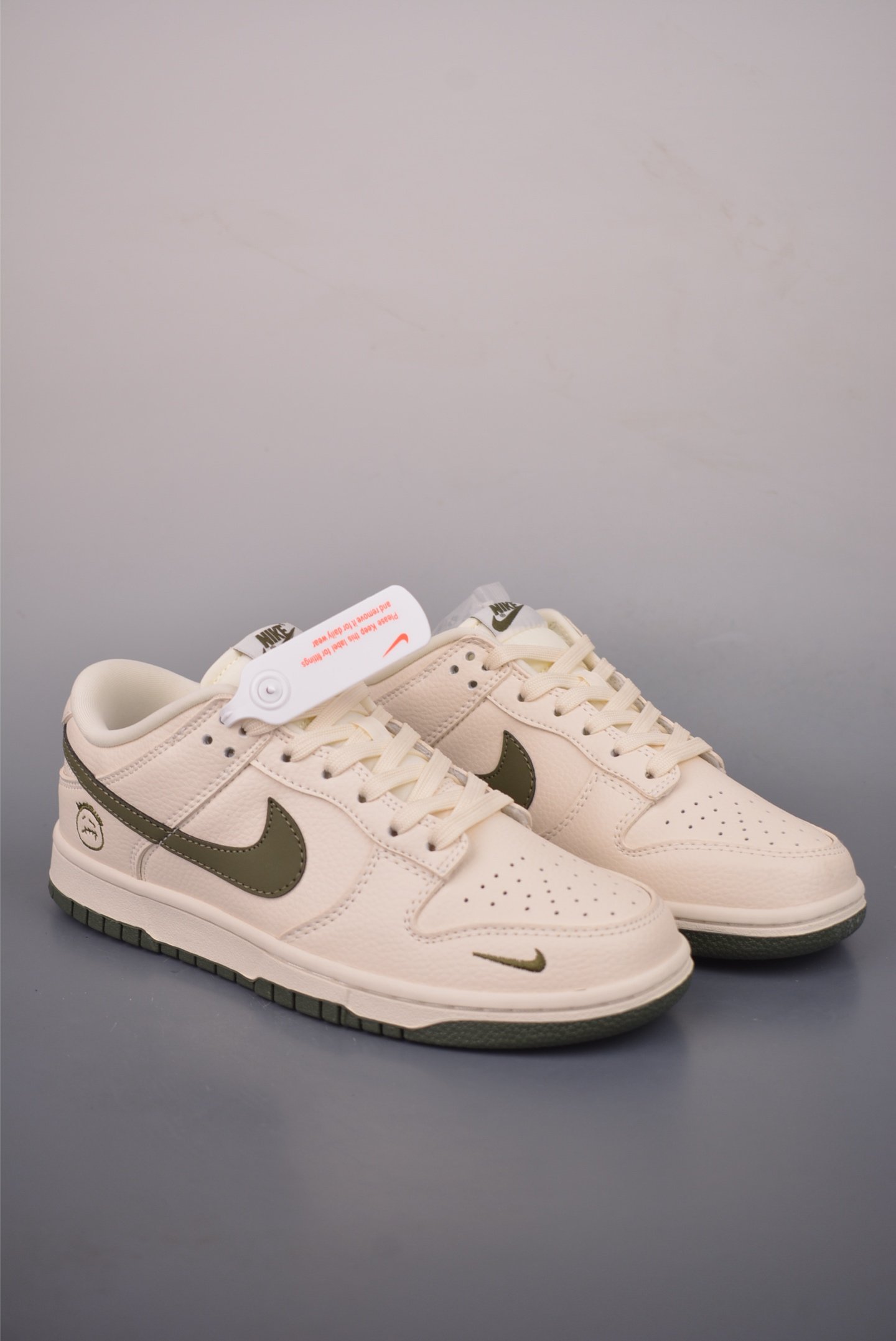 Nike SB Dunk Low 'Smiley Face' Collaboration Premium Batch - TX1688 0242226