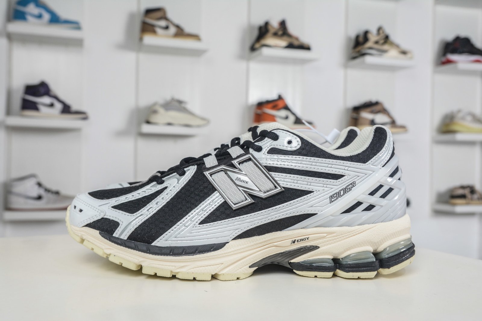 New Balance 1906R Retro Running Shoes Vintage Grey Cream U1906RCI