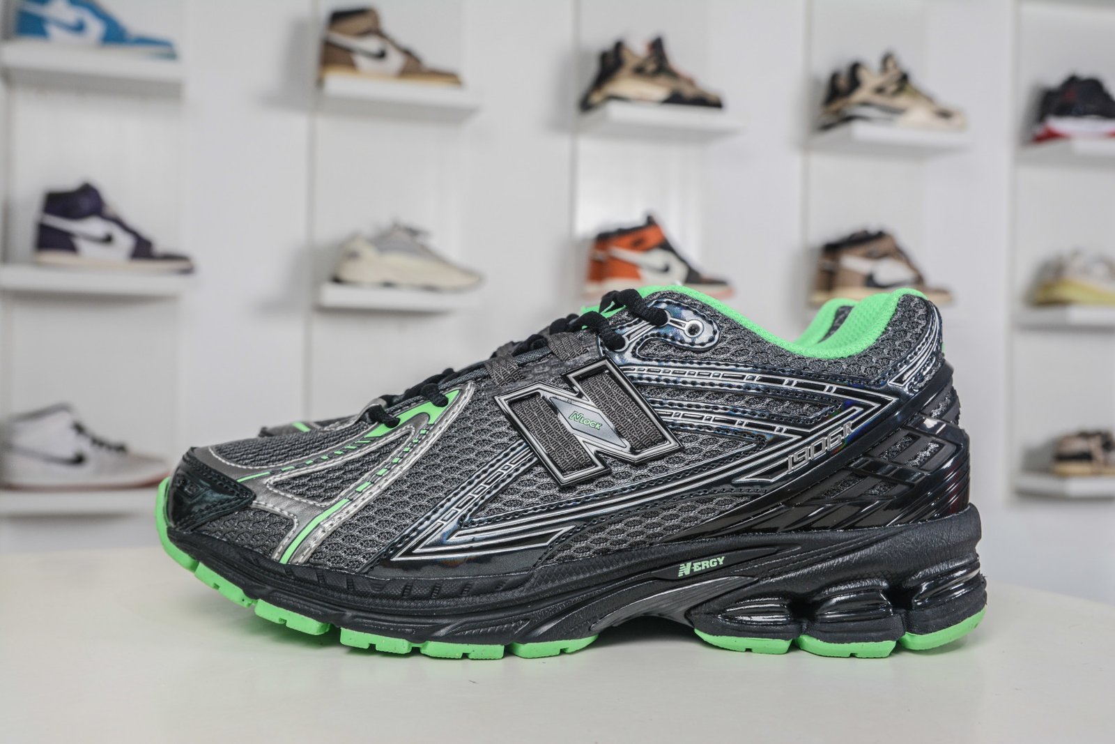 New Balance 1906R 'U1906RCT' Vintage Metallic Silver Retro Running Shoes