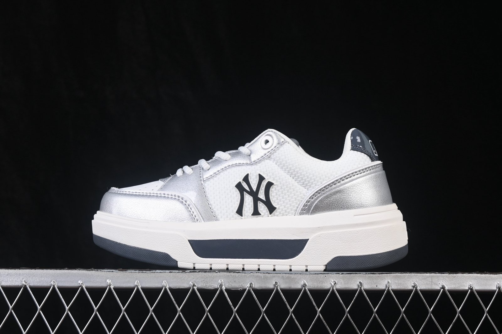 MLB Chunky Liner Fresh 'New York Yankees' Platform Fashion Sneakers 3ASXM076N50SIS