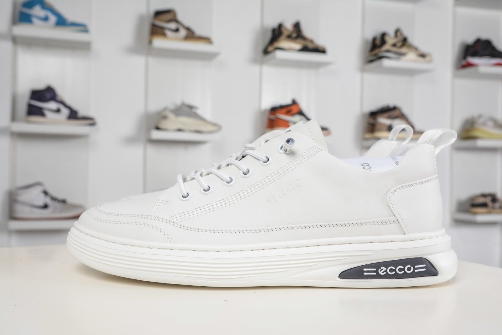 ECCO Men's Street Lite Casual Leather Sneakers Slip-On Breathable Shoes - 795286 01002