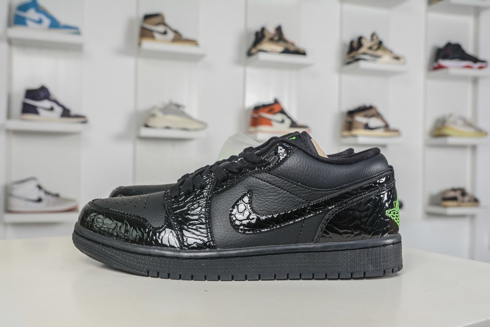 Air Jordan 1 Low 'Black Green' Classic Casual Skate Shoes - IQ9701-010