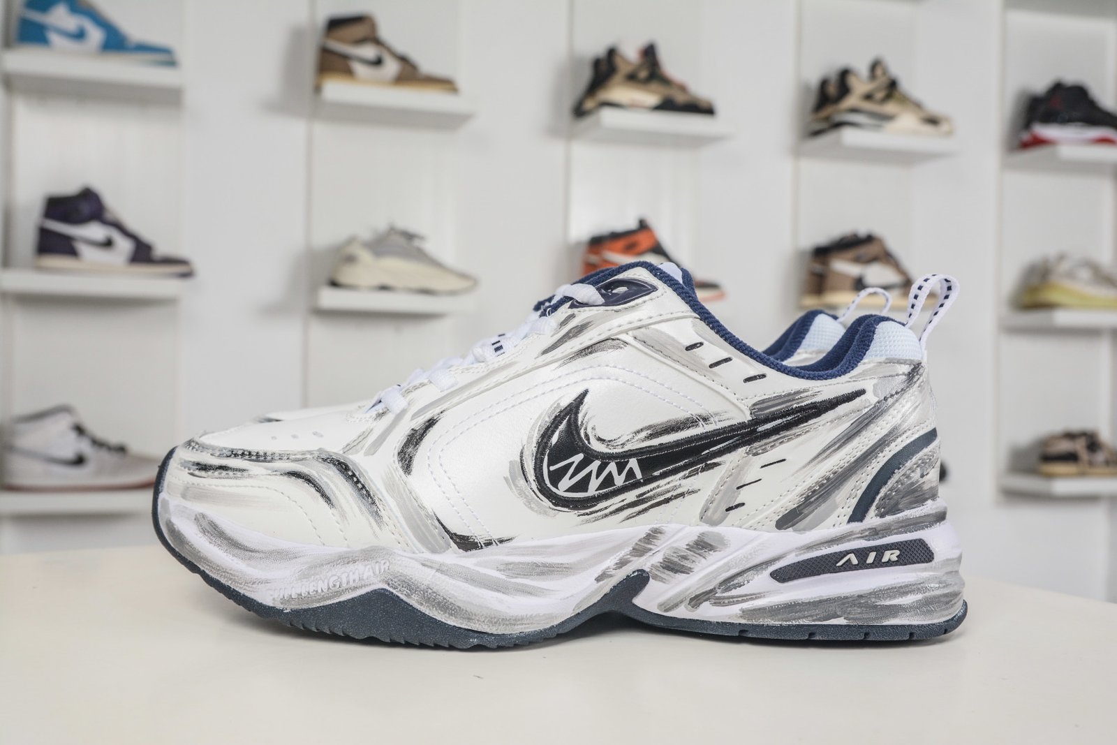 Nike Air Monarch IV Retro Chunky Dad Shoes 415445-102 White/Navy Leather Sport Sneakers