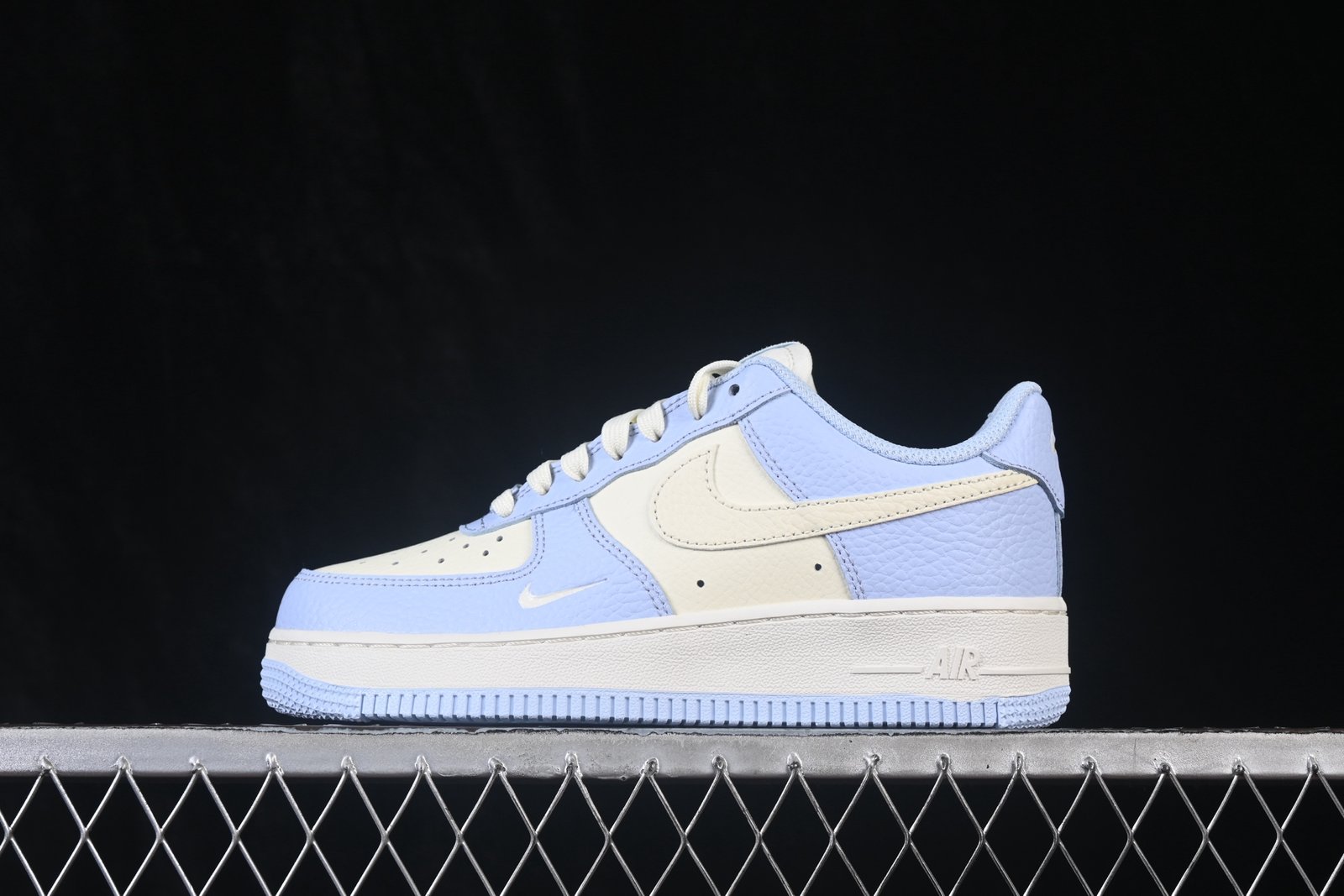 Nike Air Force 1 '07 Low Classic Casual Skate Shoes IV3222-400