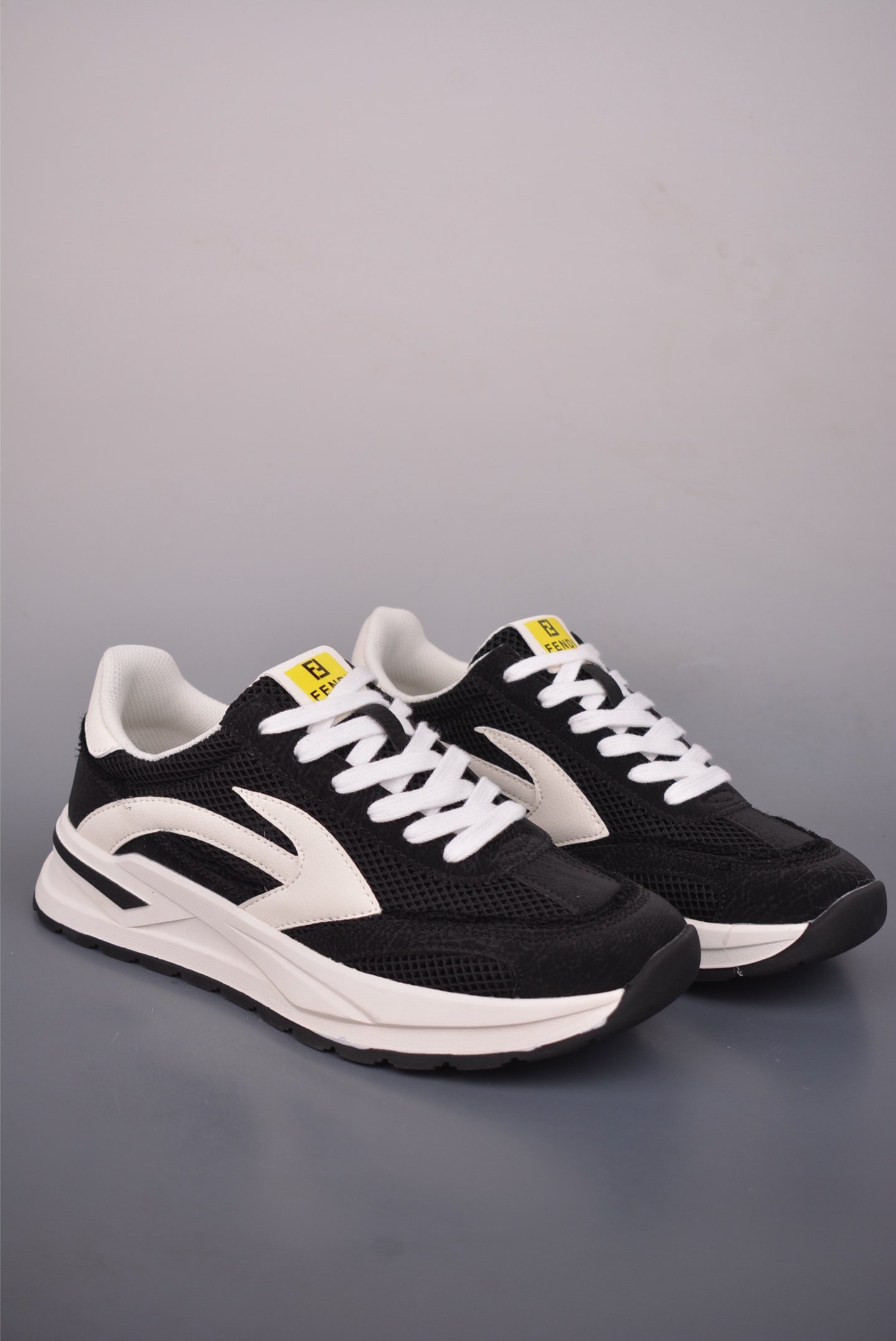 Fendi 23SS Men's Fashion Low-Top Elastic Slip-On Leather Sneakers 7E14932731