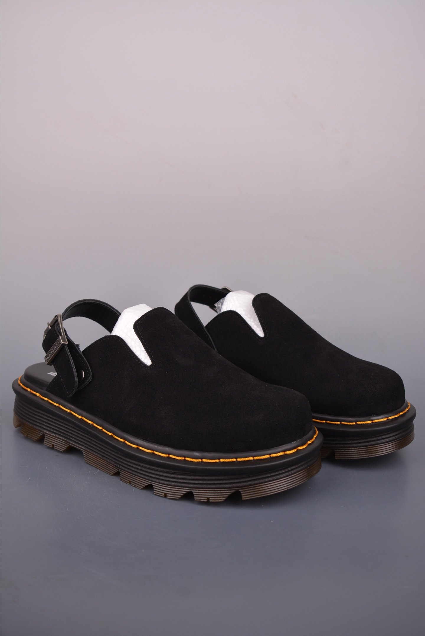 Dr. Martens Polished Leather Platform High-Top Boots Retro Punk Slip-on Motorcycle Boots 60073633