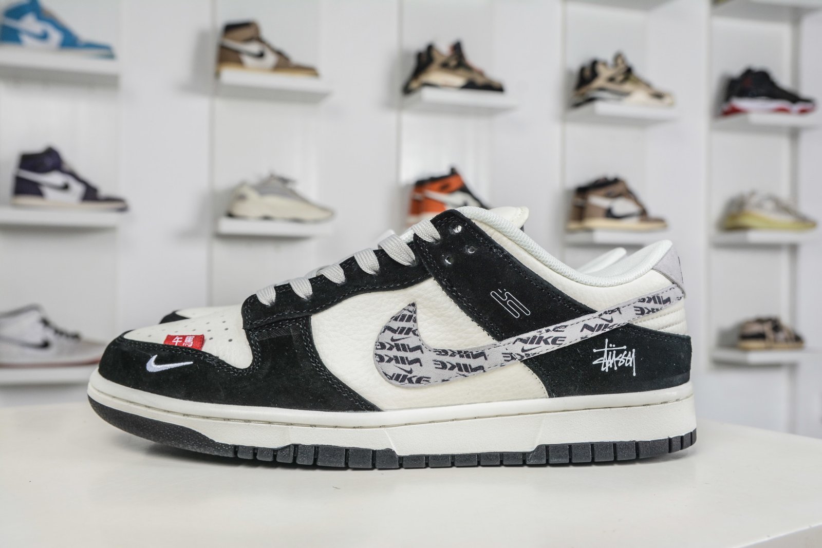 Nike SB Dunk Low x Stussy Cherry Off-White Black XZ5899-111