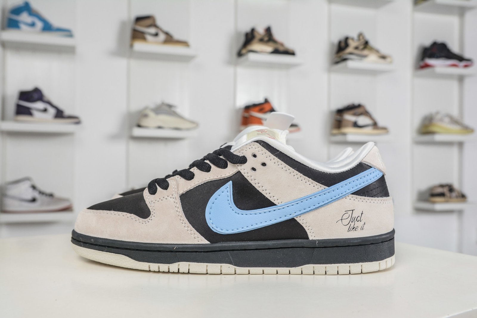 Nike SB Dunk Low 'Dolphin' Deep Royal Blue White Grey Sneakers FZ5645-100