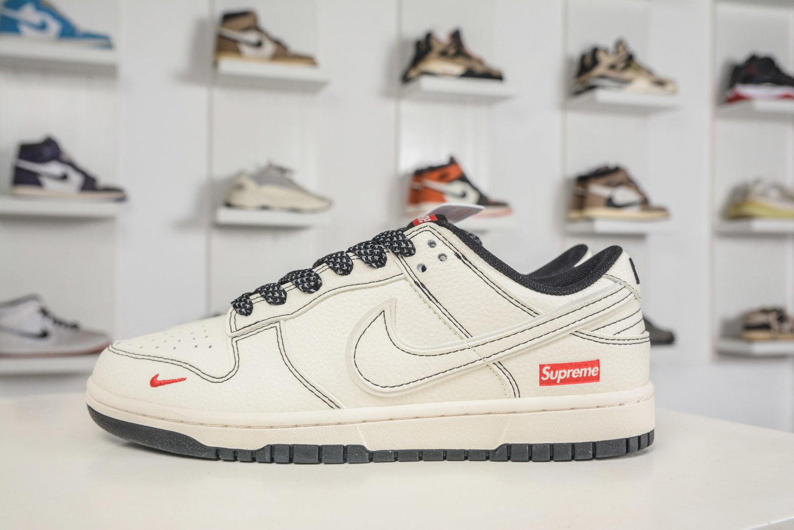 Nike SB Dunk Low x Supreme White Black Stitching HH7518-098