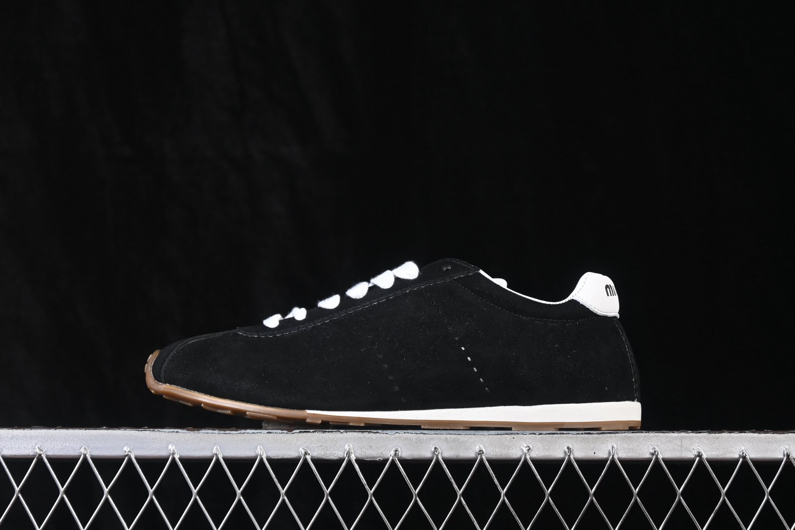 Miu Miu Plume Low-Top Lace-Up Sneakers in Black - Flat Leisure Shoes