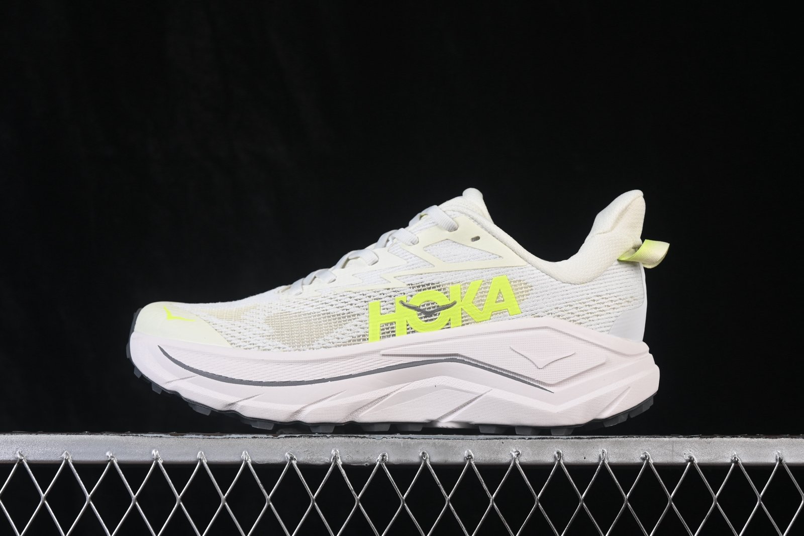 Hoka One One Challenger 8 1168716 WNH