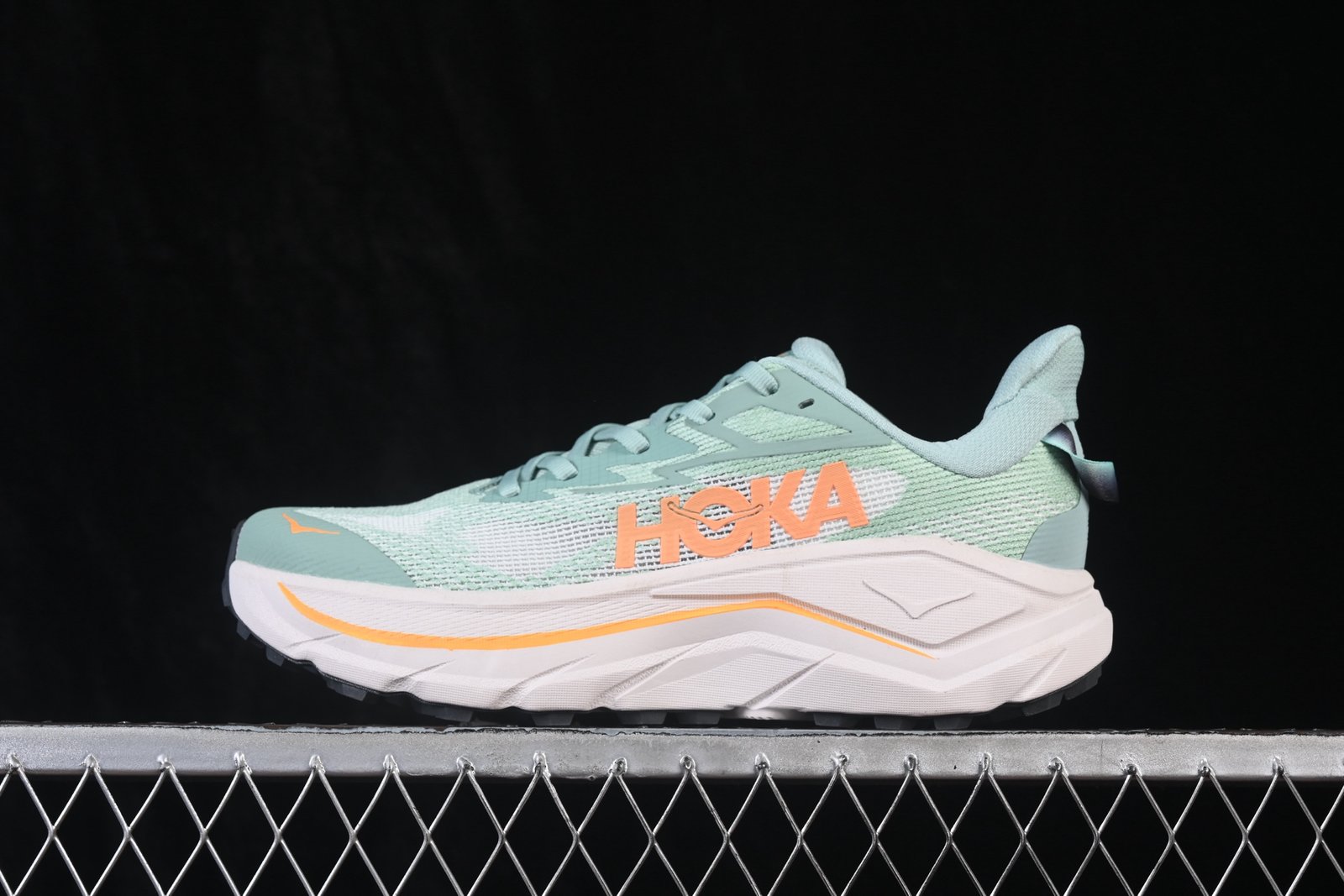 Hoka One One Challenger 8 Lightweight Thick Sole Trail Running Shoes 1168717