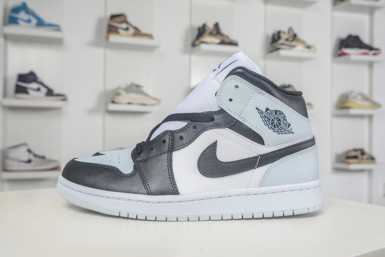 Jordan 1 Mid Black White Blue - DQ8426-002