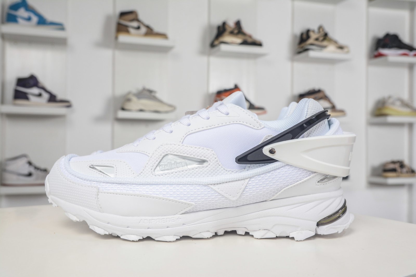 Raf Simons Runner Low-Top Leather and Mesh Sneakers in White/Silver - B24110