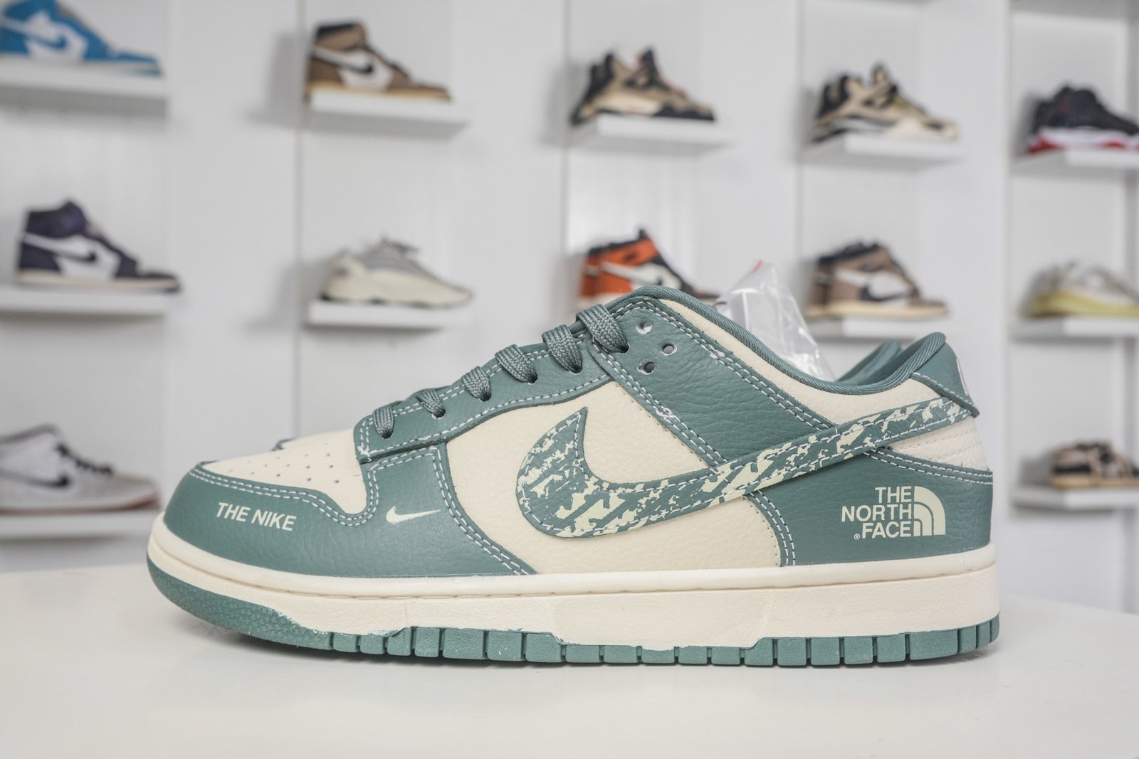 Nike SB Dunk Low x The North Face TNF Off-White Green SL8888-003