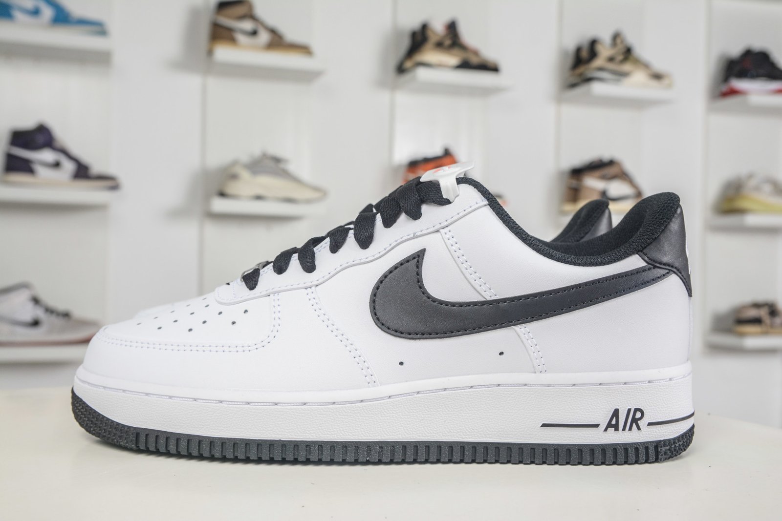 Nike Air Force 1 '07 Low White Black Classic Sneakers DH7561-102