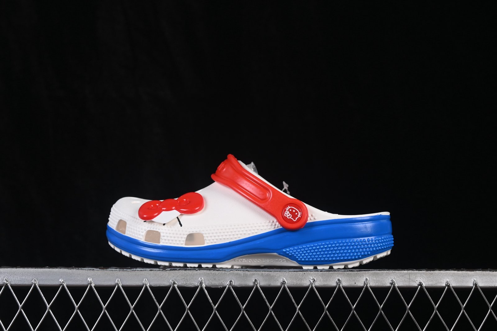 Hello Kitty x Crocs Classic Clog - White/Red/Blue EVA Casual Sandals