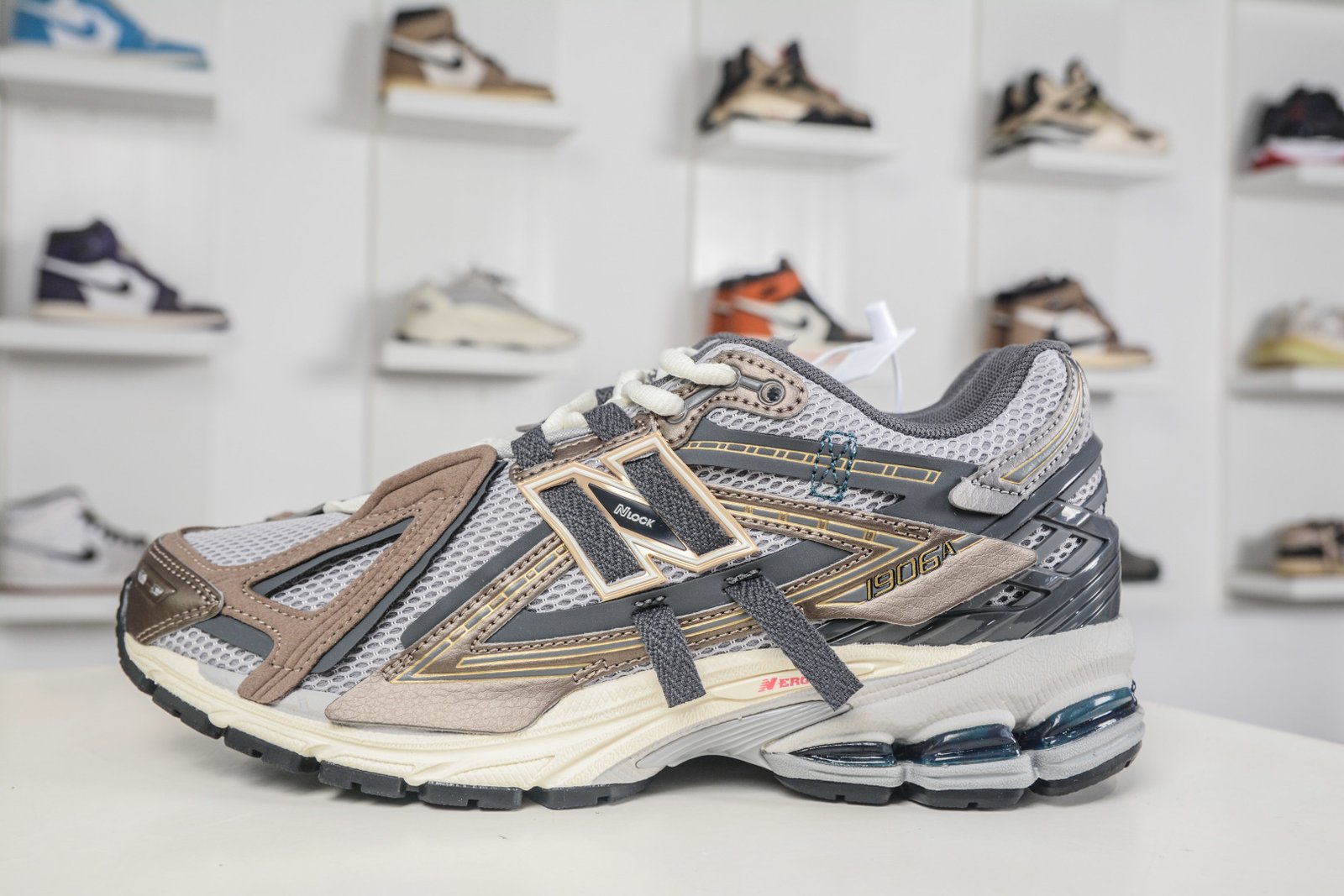 New Balance 1906 Series Vintage Retro Mesh Distressed Running Shoes - U19066U8